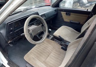 Nissan Sunny 1988 - Bán ô tô Nissan Sunny đời 1988, màu trắng, xe nhập