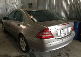 Mercedes-Benz C class C240 2004 - Cần bán xe Mercedes C240 đời 2004, giá chỉ 250 triệu