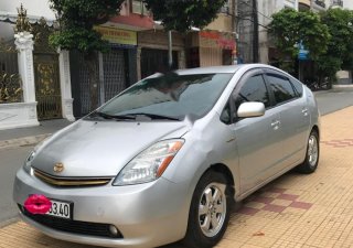 Toyota Prius 2009 - Cần bán gấp Toyota Prius đời 2009, màu bạc, xe nhập, giá chỉ 568 triệu