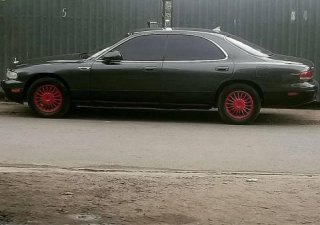 Mazda 929 2001 - Cần bán gấp Mazda 929 năm 2001, màu đen, 100 triệu
