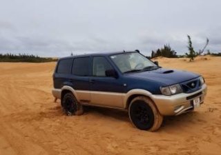 Nissan Terrano 2000 - Cần bán lại xe Nissan Terrano sản xuất 2000, giá 320tr