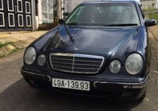 Mercedes-Benz E class  E 240 2002 - Gia đình bán Mercedes E 240 đời 2002, màu xanh đen