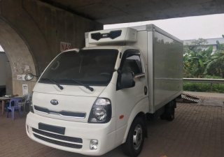 Kia Bongo III 2013 - Bán xe Kia Bongo III đời 2013, màu trắng, nhập khẩu nguyên chiếc