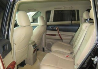 Isuzu Hi lander  AT 2010 - Cần bán gấp Isuzu Hi lander AT đời 2010, màu đen đã đi 50000 km
