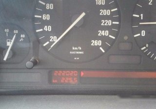 BMW 5 Series 525i 1995 - Cần bán BMW 5 Series 525i đời 1995, màu đen xe gia đình, giá 170tr
