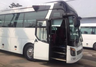 Hino UNIVERSE K47 2017 - Cần bán Hino Universe K47 đời 2017, màu trắng