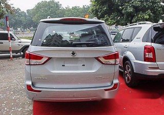 Ssangyong Korando Turismo MT  2016 - Cần bán xe Ssangyong Korando Turismo MT đời 2016, màu bạc, xe nhập