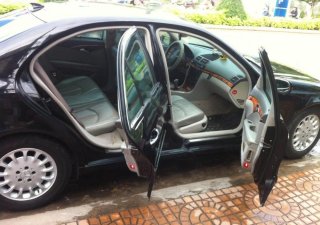 Mercedes-Benz E class E200 2004 - Cần bán Mercedes E200 đời 2004, màu đen xe gia đình