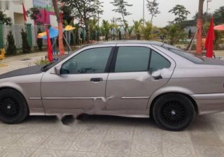 BMW 3 Series 320i 1998 - Cần bán gấp BMW 3 Series 320i đời 1998, màu xám, xe nhập, giá chỉ 123 triệu