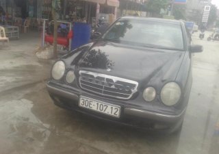 Mercedes-Benz E class E240 2000 - Cần bán lại xe Mercedes E240 đời 2000, màu đen, xe nhập, giá cạnh tranh