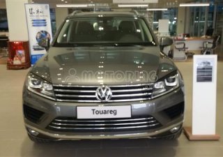 Volkswagen Touareg 2017 - Cần bán xe Volkswagen Touareg đời 2017, màu xám