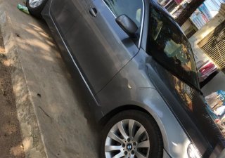 BMW 5 Series 530i 2007 - Cần bán lại xe BMW 5 Series 530i đời 2007, màu xám, nhập khẩu nguyên chiếc, 560 triệu