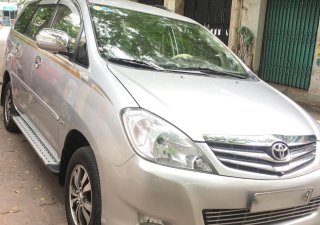 Toyota Innova V 2008 - Cần bán xe Toyota Innova V đời 2008, màu bạc xe gia đình, giá 420tr