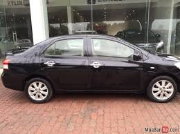 Toyota Yaris 2010 - Cần bán xe Toyota Yaris đời 2010, màu đen, nhập khẩu