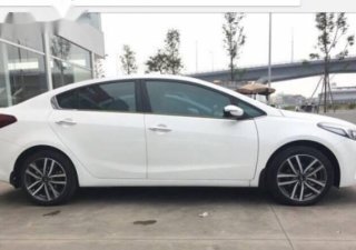 Kia Cerato 2016 - Bán Kia Cerato 2016, màu trắng, giá 600tr