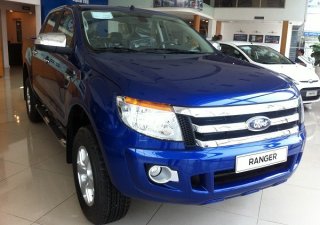 Ford Ranger 2.2L XLT MT 4x4 2018 - Cần bán Ford Ranger 2.2L XLT MT 4x4 đời 2018, màu xanh lam, nhập khẩu, 740 triệu