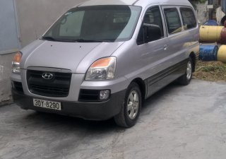 Hyundai Starex 2005 - Cần bán Hyundai Starex năm sản xuất 2005, màu bạc, nhập khẩu nguyên chiếc