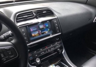 Jaguar XE 25T Prestige 2015 - Chính chủ bán Jaguar XE 25T Prestige sản xuất năm 2015, màu đỏ, xe nhập