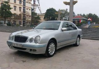Mercedes-Benz E class   E240 2001 - Bán xe Mercedes E240 năm sản xuất 2001, màu bạc, nhập khẩu 