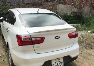 Kia Rio 2018 - Cần bán gấp Kia Rio đời 2018, màu trắng