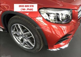 Mercedes-Benz Smart GLC 300  Matic 2017 - Bán xe Mercedes GLC 300 Matic sản xuất 2017, màu đỏ