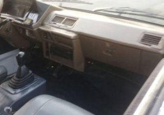 Toyota Van 1985 - Cần bán Toyota Van 1985, màu trắng, giá tốt