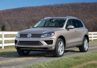 Volkswagen Touareg 2018 - Bán ô tô Volkswagen Touareg đời 2018, màu nâu, xe nhập