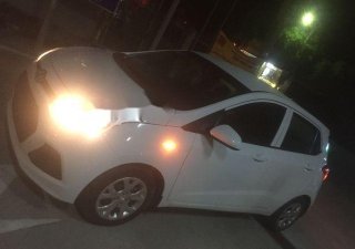 Hyundai i10 2015 - Bán ô tô Hyundai i10 đời 2015, màu trắng, nhập khẩu nguyên chiếc chính chủ, 260tr