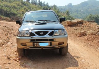 Nissan Terrano 2001 - Cần bán xe Nissan Terrano sản xuất năm 2001, màu đen, nhập khẩu nguyên chiếc, giá chỉ 175 triệu
