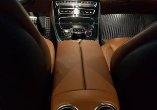Mercedes-Benz E class E300 AMG 2016 - Chính chủ bán ô tô Mercedes E300 sản xuất 2016, màu trắng
