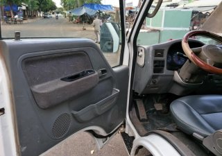 Kia K2700 2005 - Bán xe Kia K2700 sản xuất năm 2005, màu trắng, nhập khẩu nguyên chiếc, giá tốt
