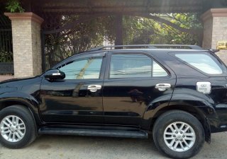 Toyota Fortuner V 2013 - Cần bán Toyota Fortuner V năm 2013, màu đen