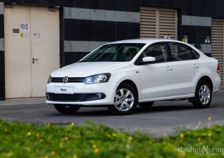 Volkswagen Polo 2017 - Bán xe Volkswagen Polo Sedan 5 chỗ, nhập khẩu nguyên chiếc chính hãng mới 100% giá rẻ