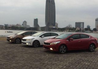 Kia Cerato 2018 - Cần bán xe Kia Cerato sản xuất năm 2018, màu đỏ