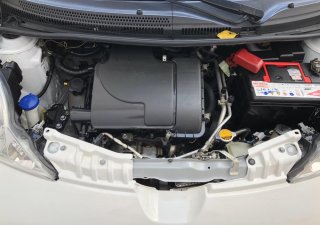 Peugeot 107 2011 - Bán Peugeot 107 nhập mới 2011, số tự động 6 cấp, 4 túi khí an toàn, nội thất xám