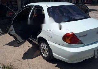 Kia Spectra 2004 - Bán ô tô Kia Spectra năm sản xuất 2004, màu trắng, giá tốt