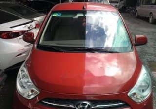 Hyundai i10    2012 - Bán Hyundai i10 sản xuất 2012, màu đỏ, xe gia đình sử dụng, ít đi còn mới