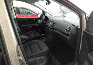 Volkswagen Sharan 380 TSI 2017 - (VW Sài Gòn) Sharan 2.0 TSI 2017, MPV nhập Bồ Đào Nha, giao ngay, KM tháng 9 hấp dẫn. Liên hệ Mr Kiệt 0938280264