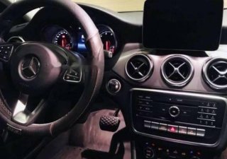 Mercedes-Benz GLA-Class 2017 - Cần bán gấp Mercedes 2017, màu đỏ, giá tốt