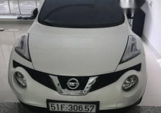 Nissan Juke 2015 - Cần bán gấp Nissan Juke sản xuất năm 2015, màu trắng chính chủ giá cạnh tranh