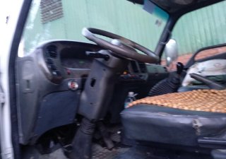 Hyundai HD HD65 2004 - Cần bán xe Hyundai HD HD65 sản xuất năm 2004, màu trắng, xe nhập