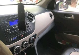 Hyundai i10 1.0MT  2014 - Bán ô tô Hyundai i10 1.0MT năm sản xuất 2014, màu bạc, nhập khẩu số tự động, giá 290tr