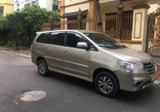 Toyota Innova     2.0E   2015 - Chính chủ muốn bán xe Toyota Innova 2.0E, sx và đăng kí cuối 2015