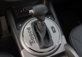 Kia Sportage AT 2016 - Bán xE Kia Sportage model 2016 màu trắng