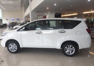 Toyota Innova E 2018 - Bán Toyota Innova E đời 2018, màu trắng