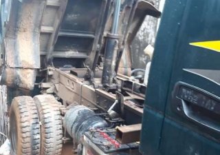 Xe tải 1,5 tấn - dưới 2,5 tấn   2009 - Bán xe tải 1,5 tấn - dưới 2,5 tấn đời 2009, màu xanh lam giá cạnh tranh