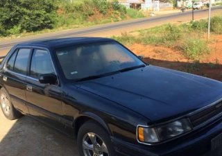 Mazda 929   1990 - Cần bán Mazda 929 đời 1990, màu đen giá cạnh tranh