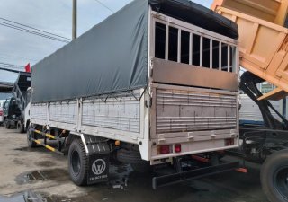 Xe tải 5 tấn - dưới 10 tấn 2017 - Cần bán gấp xe tải Isuzu 8T2 Euro 3, hỗ trợ trả trước 100tr nhận xe ngay