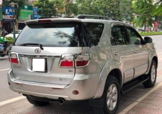 Toyota Fortuner 2010 - Chính chủ bán xe Toyota Fortuner đời 2010, màu bạc