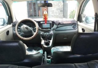 Hyundai i10 1.1 MT 2011 - Cần bán lại xe Hyundai i10 1.1 MT đời 2011, màu bạc, nhập Ấn Độ, đi 80,000km